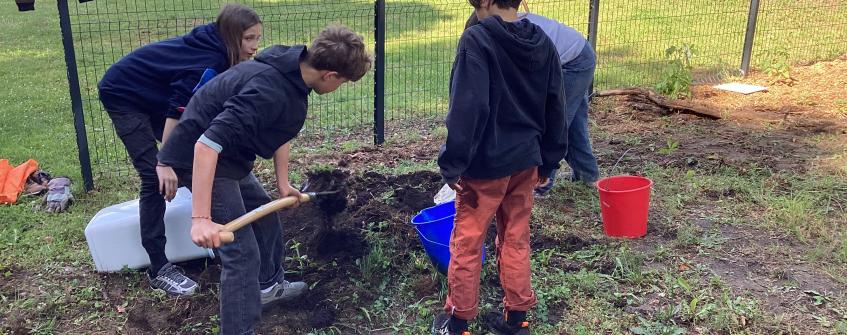 Elèves aux potagers