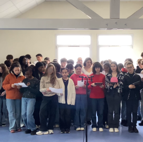 « We Are the World » interprété par les élèves